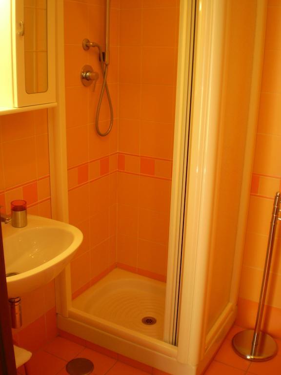 Trasteverooms La Bernardon Rome Bagian luar foto